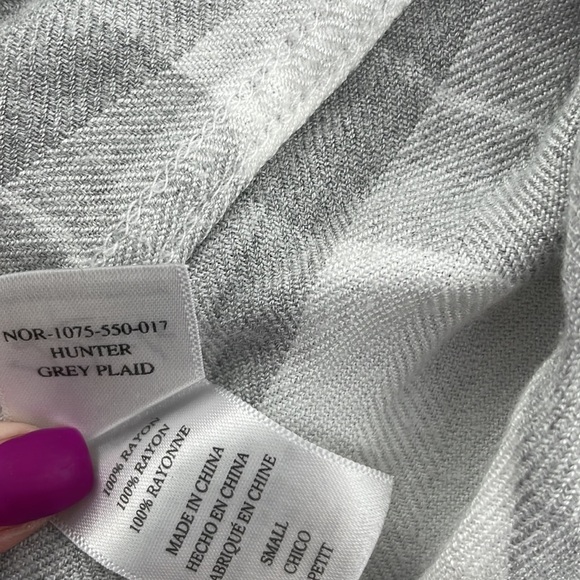 Rails hunter grey plaid button down shirt flannel soft cozy cabin top sz sm - Picture 7 of 11